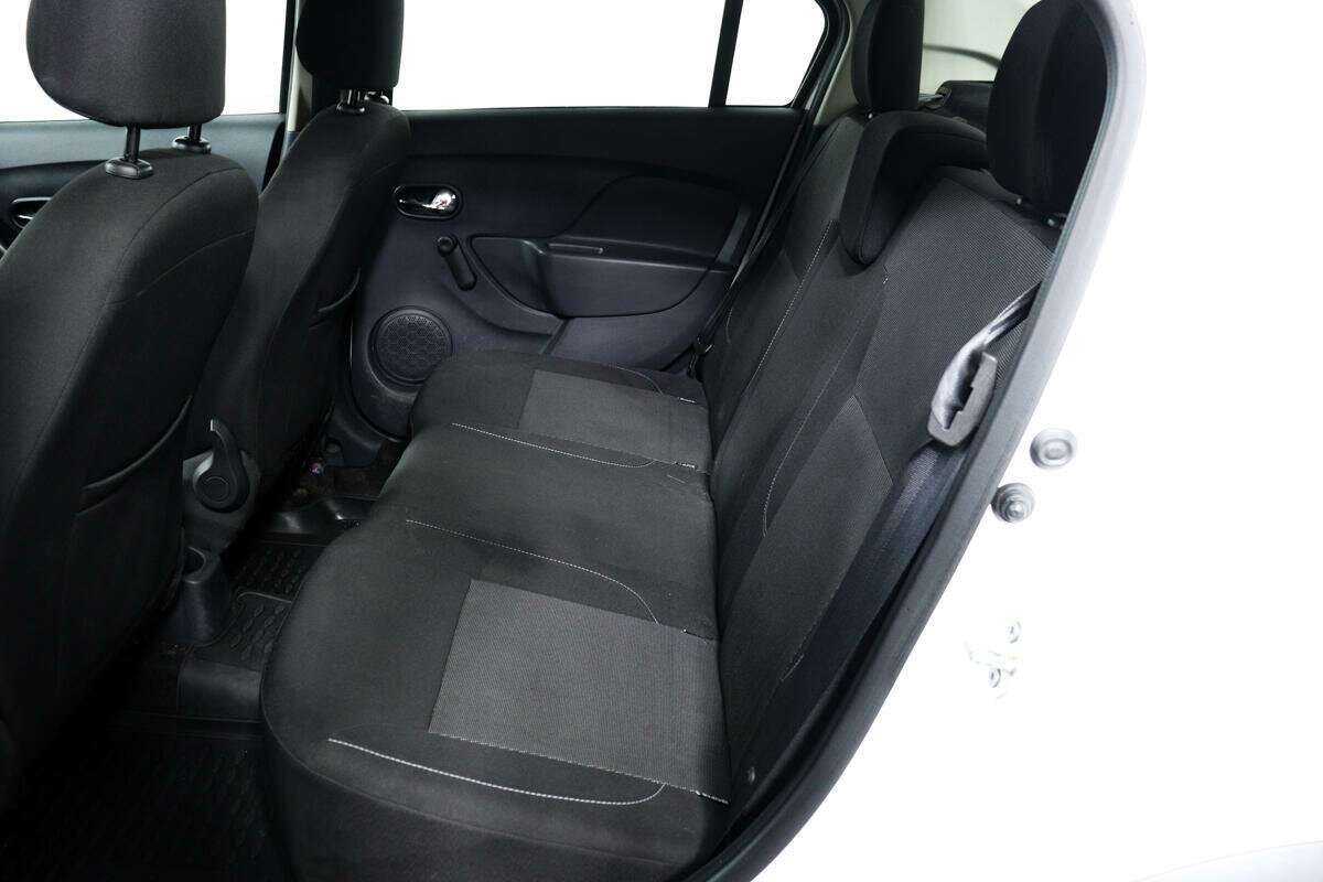 Купить Renault Logan с пробегом. Фото: #11