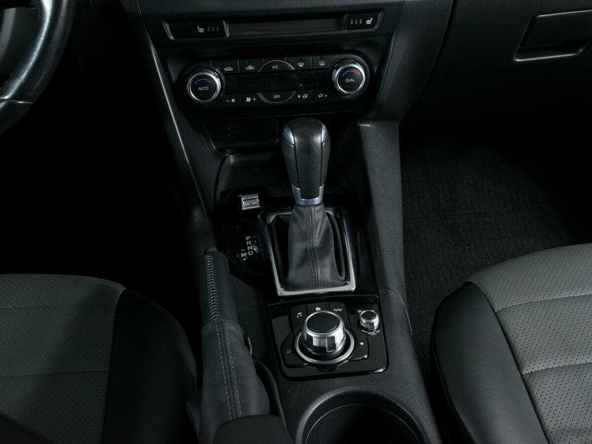 Купить Mazda 3 с пробегом. Фото: #11