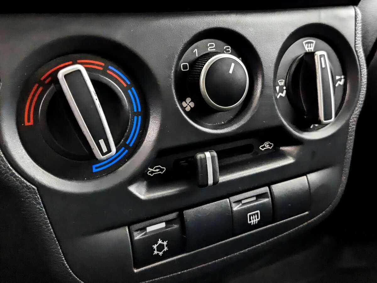 Купить Lada (ВАЗ) Granta с пробегом. Фото: #19