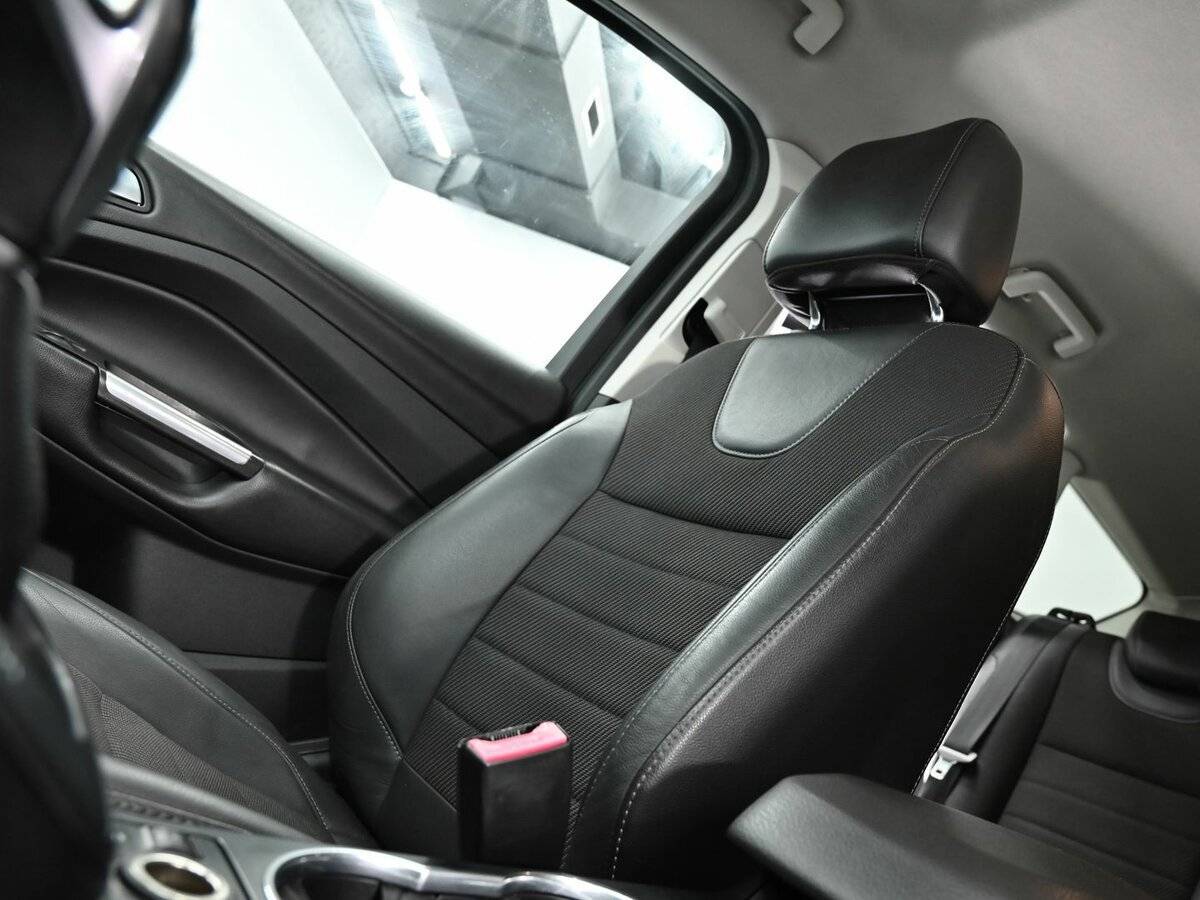 Купить Ford Kuga с пробегом. Фото: #11