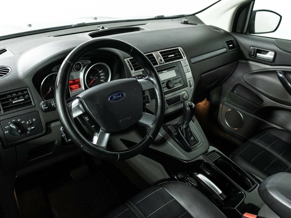 Купить Ford Kuga с пробегом. Фото: #10
