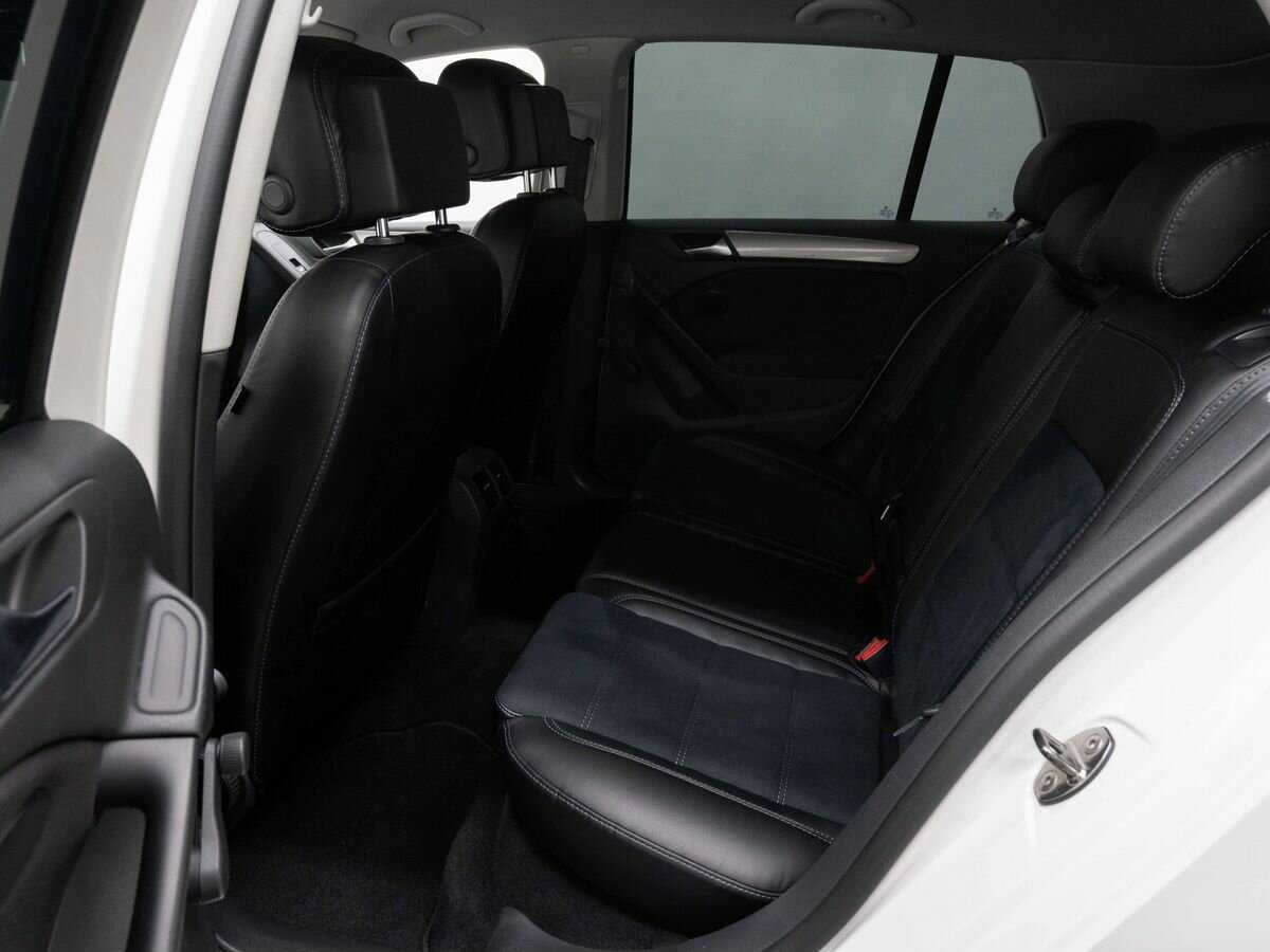Купить Volkswagen Golf с пробегом. Фото: #8