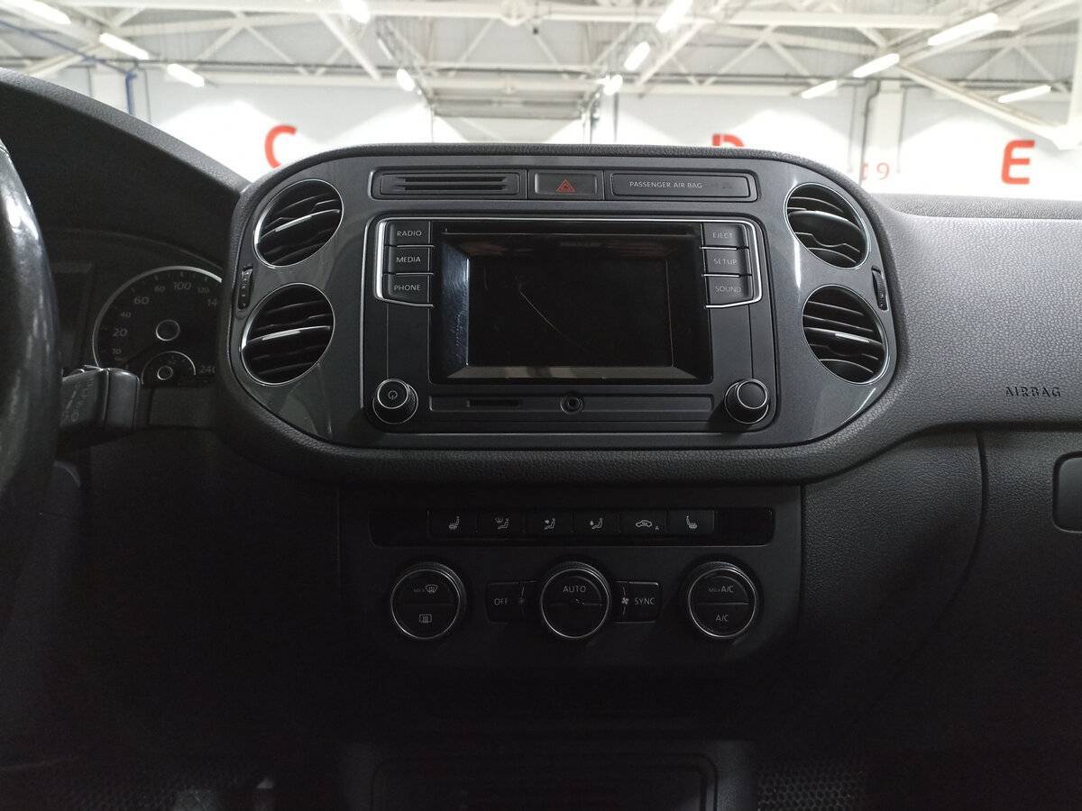 Купить Volkswagen Tiguan с пробегом. Фото: #14
