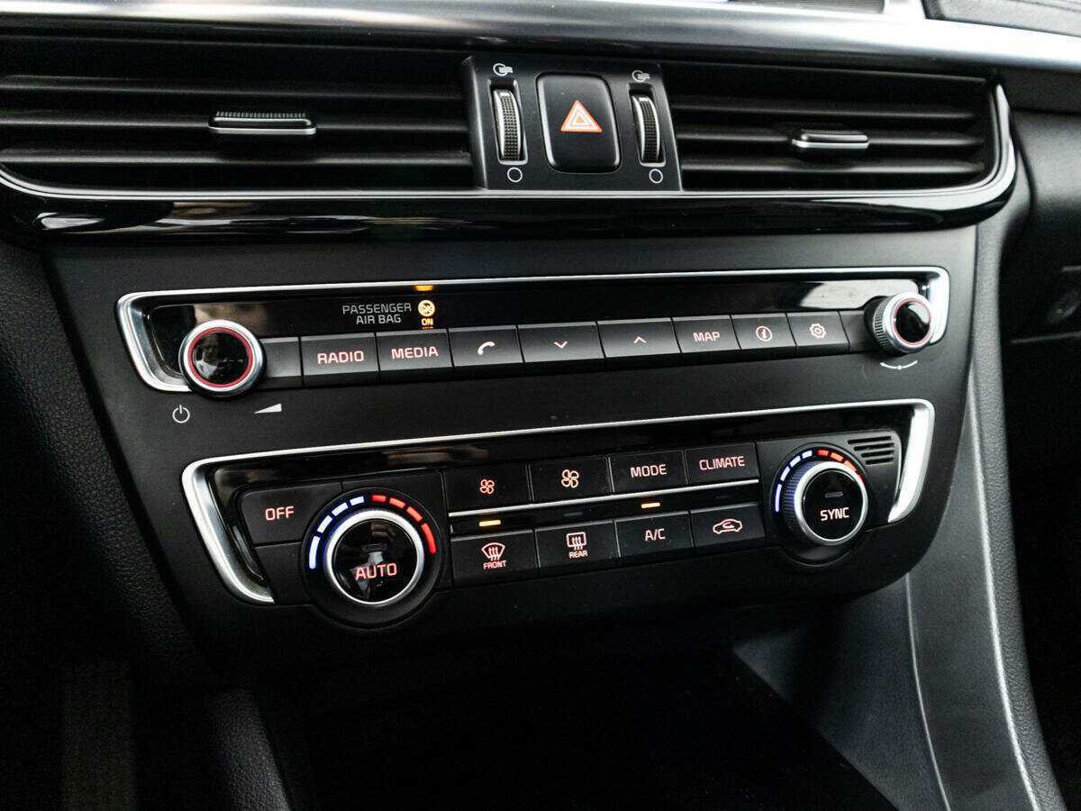 Купить Kia Optima с пробегом. Фото: #18