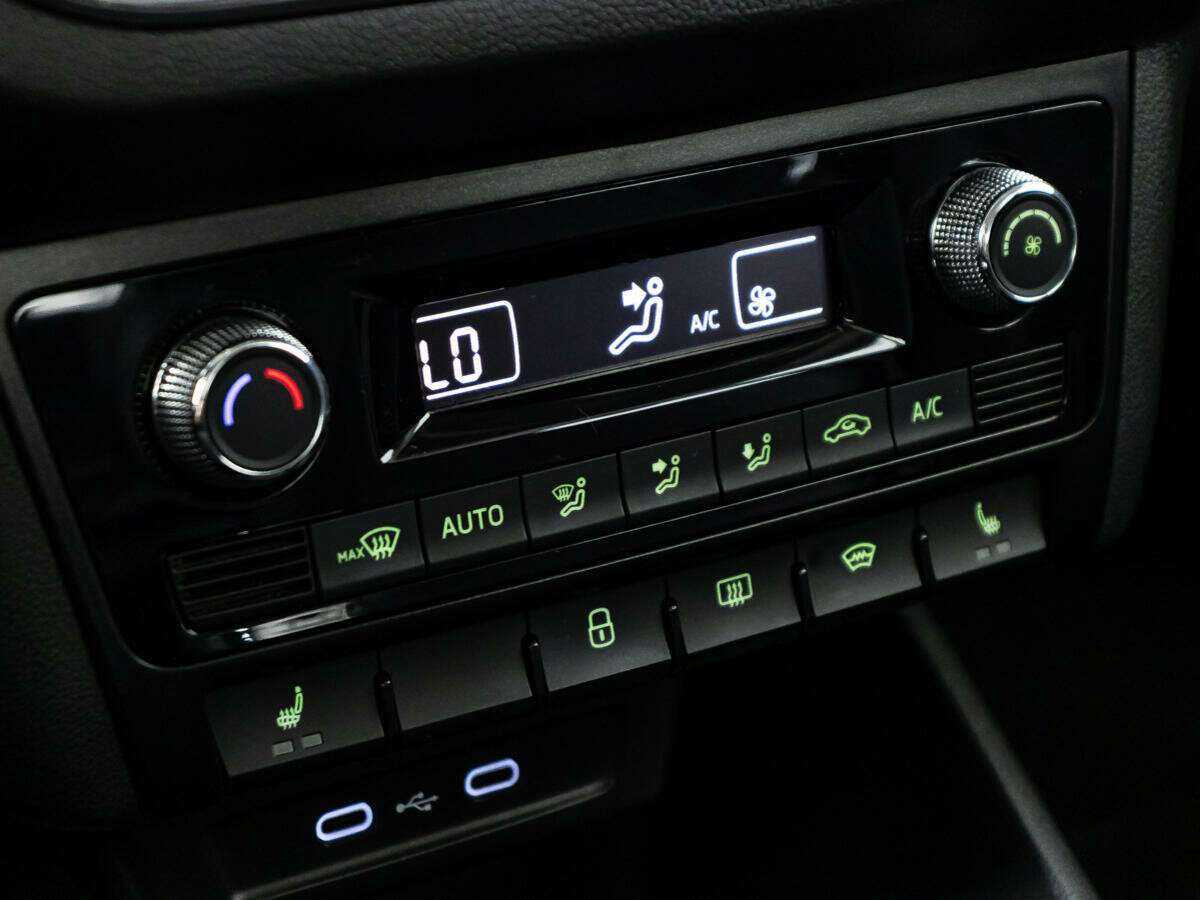 Купить Skoda Rapid с пробегом. Фото: #14