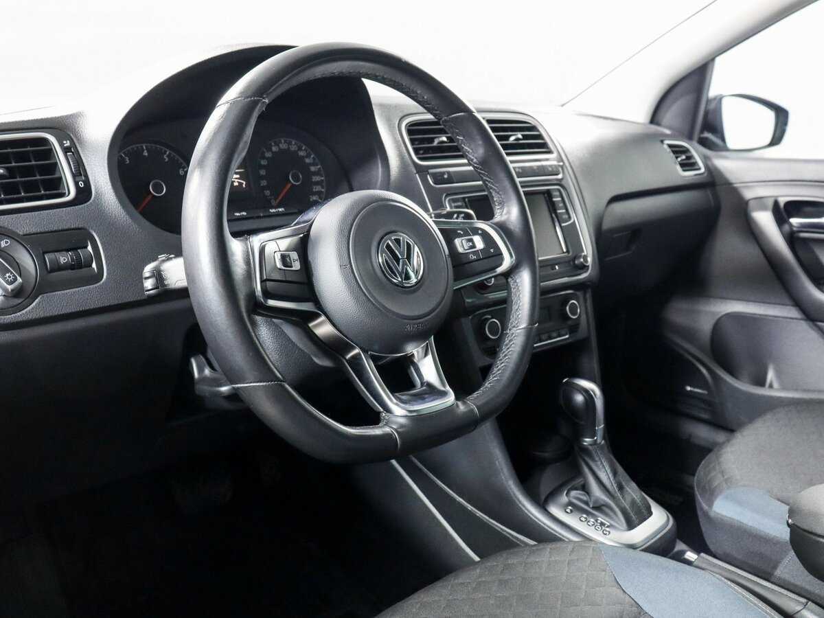 Купить Volkswagen Polo с пробегом. Фото: #10