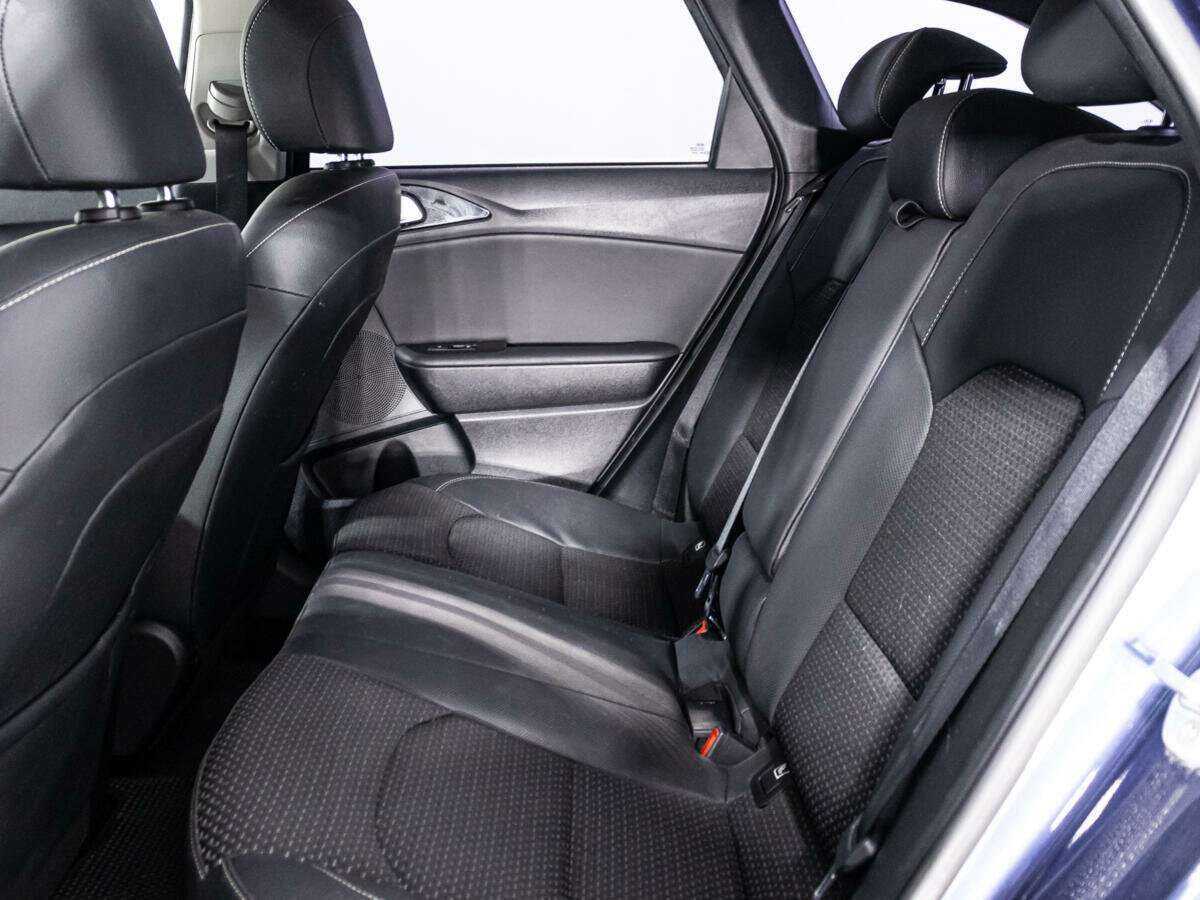 Купить Kia Ceed с пробегом. Фото: #9