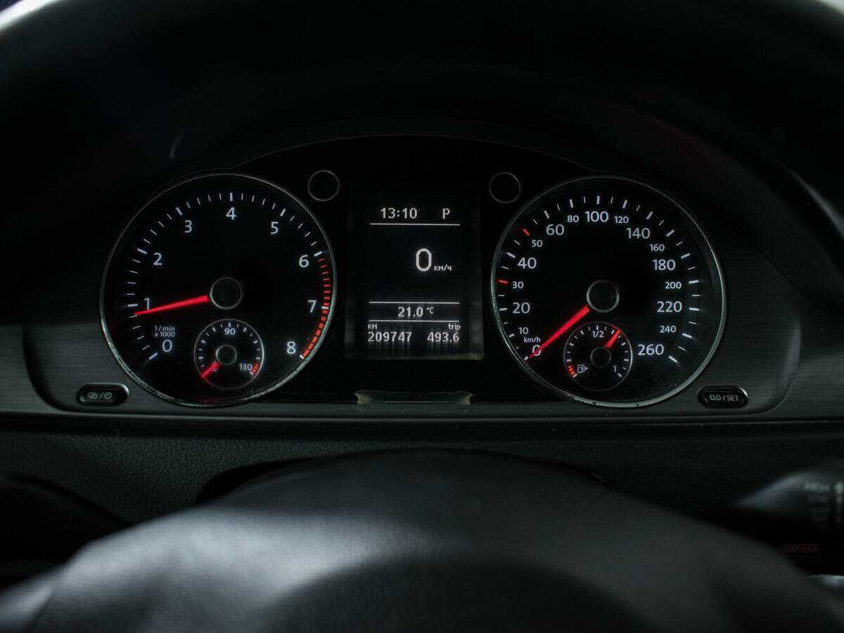 Купить Volkswagen Passat с пробегом. Фото: #10