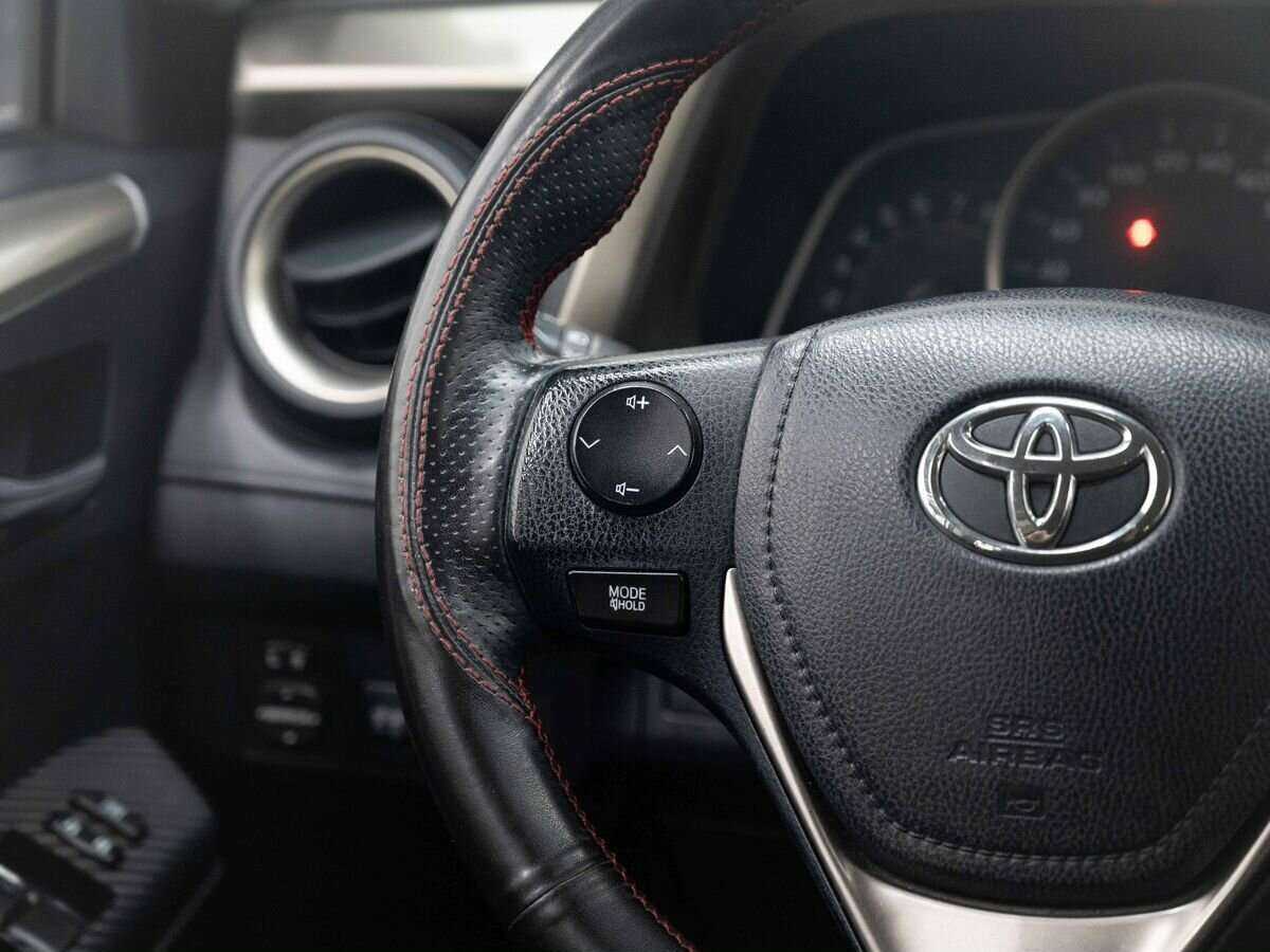Купить Toyota RAV4 с пробегом. Фото: #15