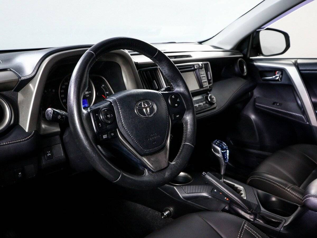 Купить Toyota RAV4 с пробегом. Фото: #13