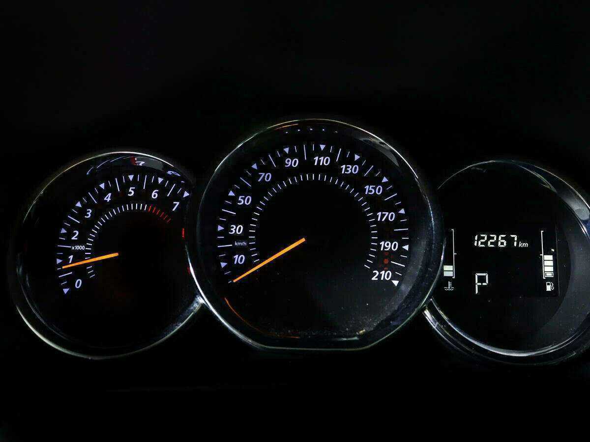 Купить Renault Sandero с пробегом. Фото: #8