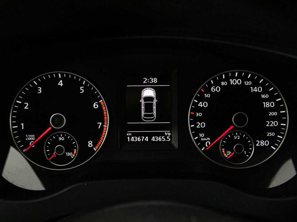 Купить Volkswagen Jetta с пробегом. Фото: #11