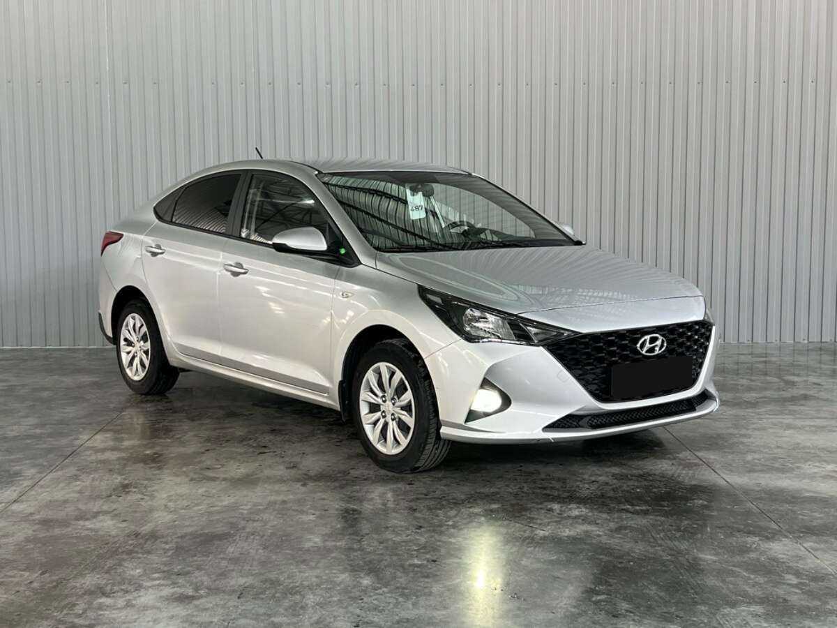 Купить Hyundai Solaris с пробегом. Фото: #2