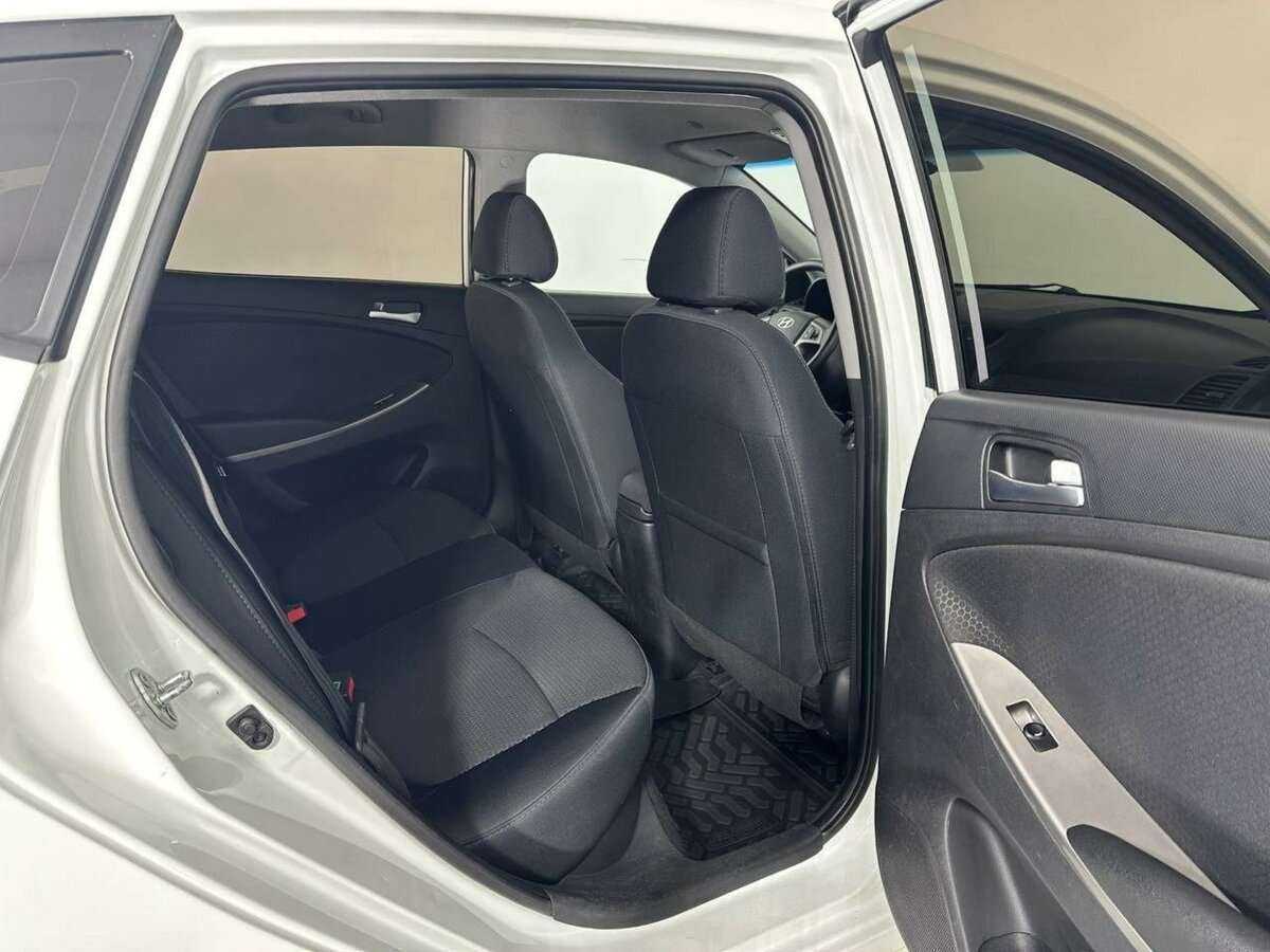 Купить Hyundai Solaris с пробегом. Фото: #15