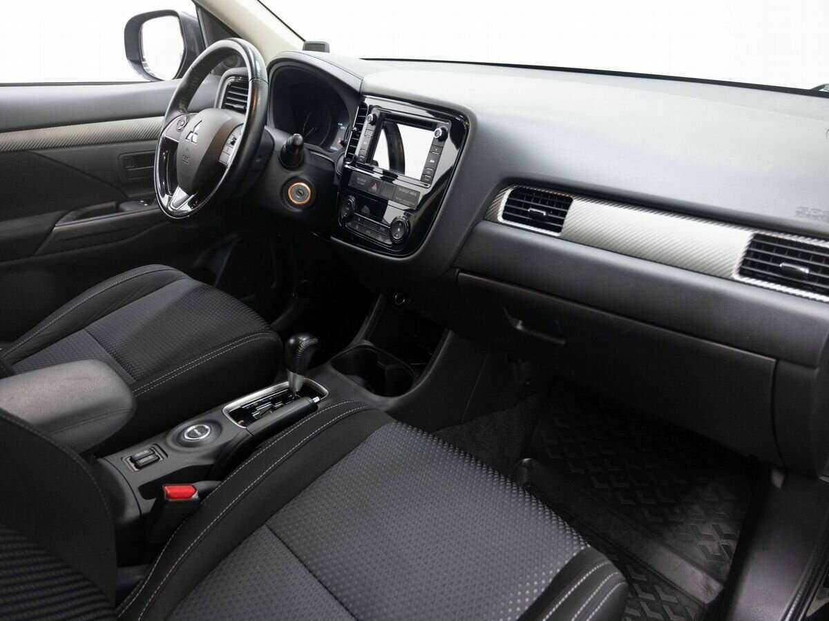 Купить Mitsubishi Outlander с пробегом. Фото: #10