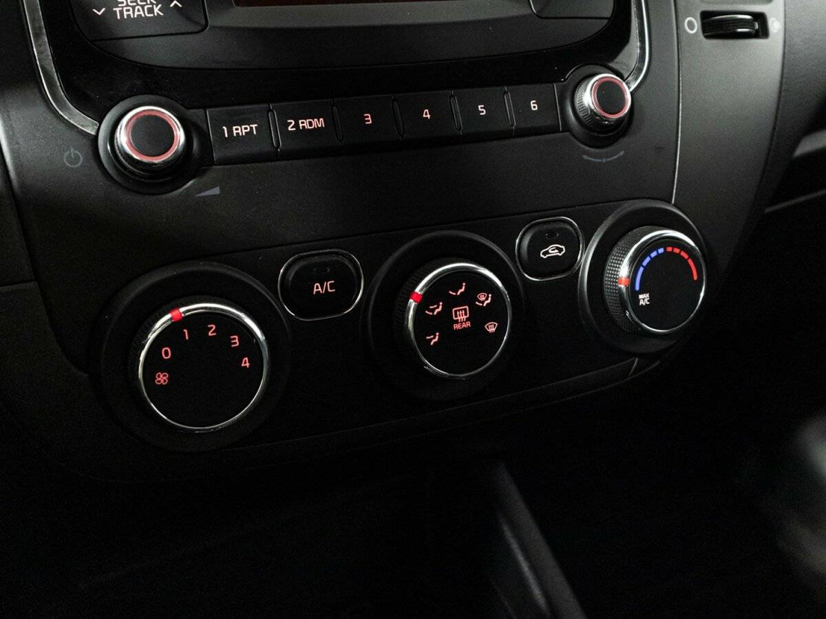 Купить Kia Cerato с пробегом. Фото: #14