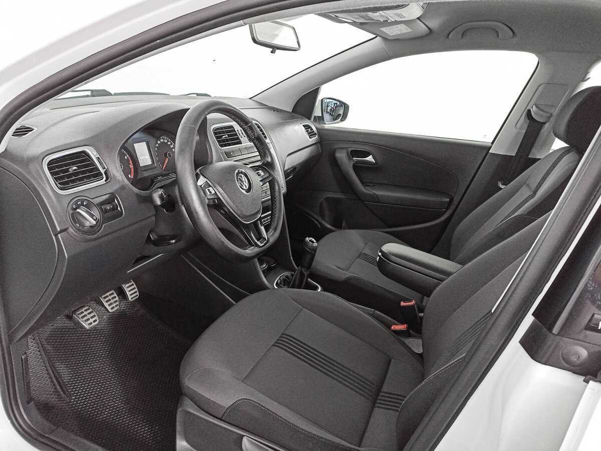 Купить Volkswagen Polo с пробегом. Фото: #13