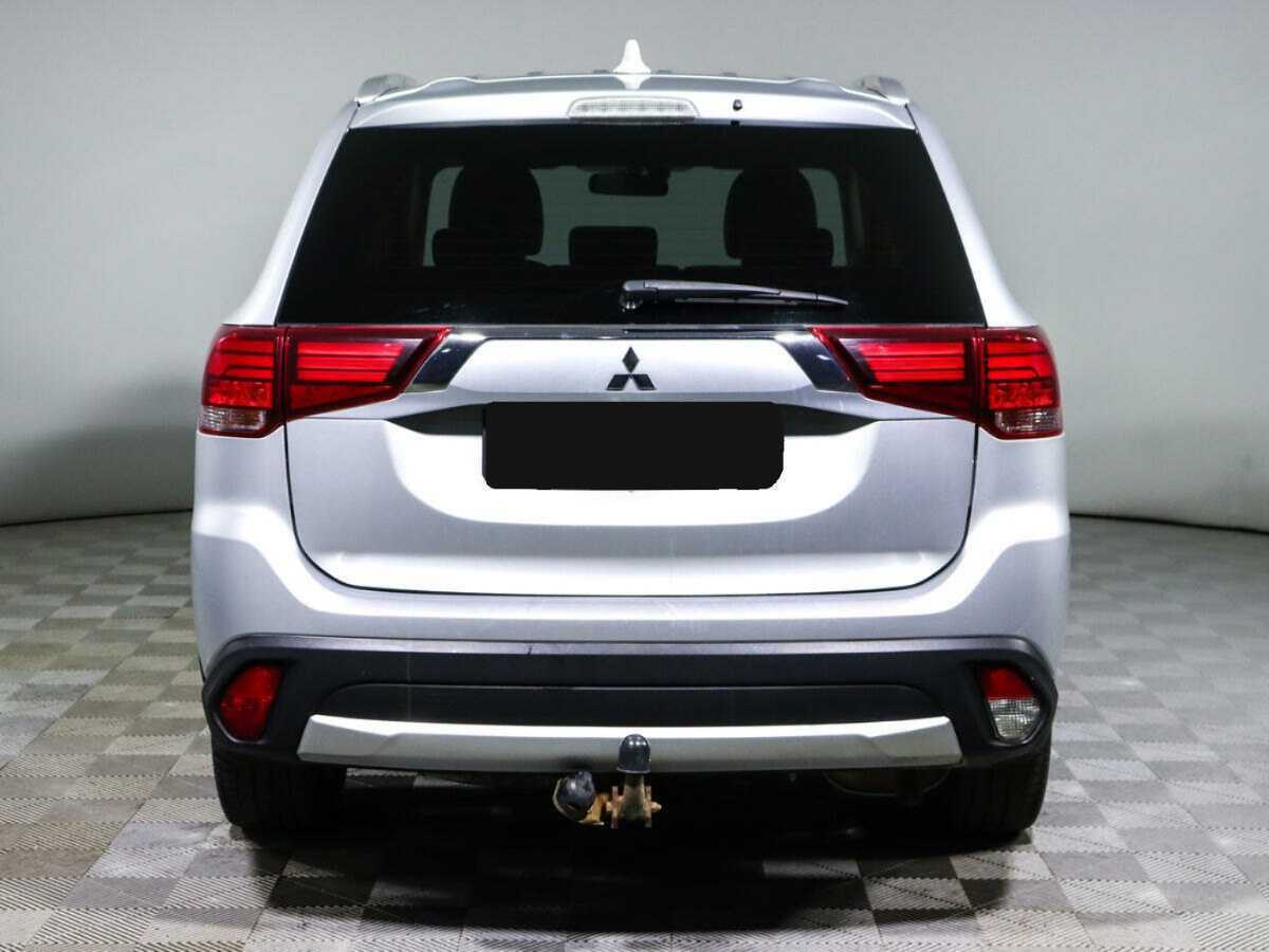Купить Mitsubishi Outlander с пробегом. Фото: #4