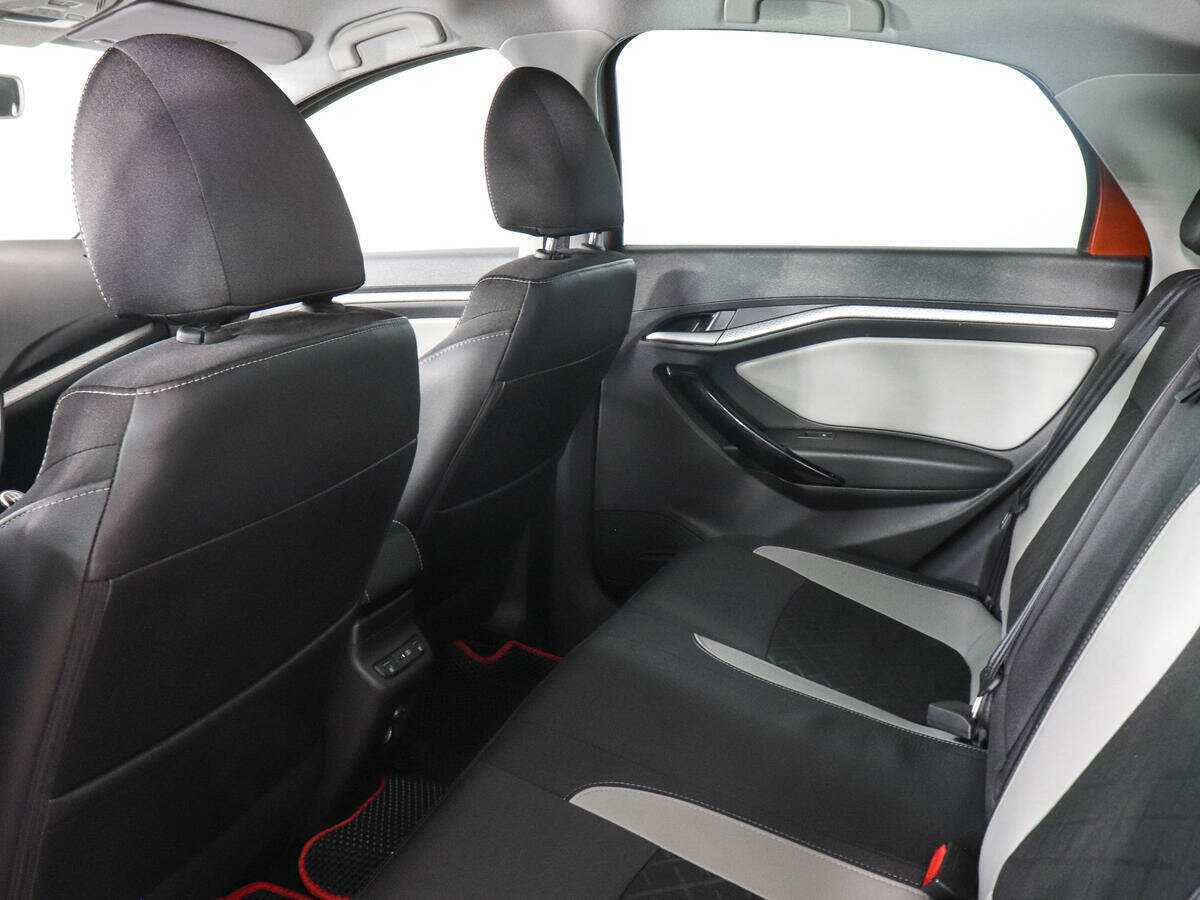 Купить Lada (ВАЗ) Vesta с пробегом. Фото: #11