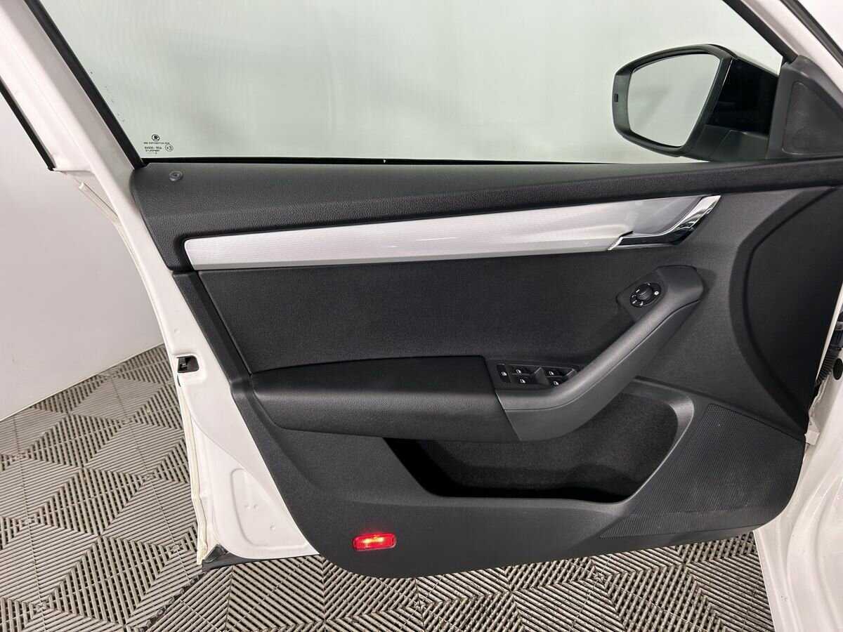 Купить Skoda Octavia с пробегом. Фото: #7