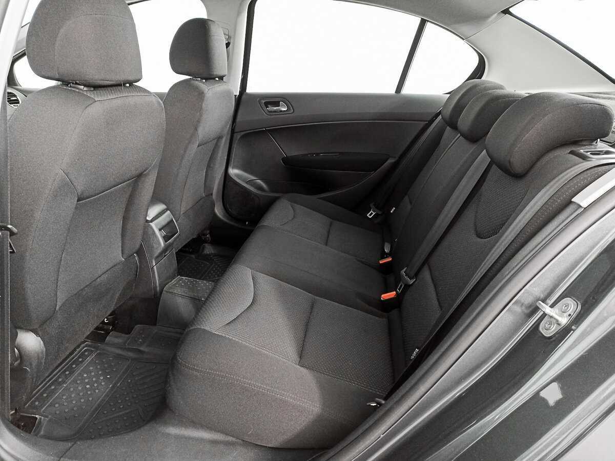 Купить Peugeot 408 с пробегом. Фото: #6