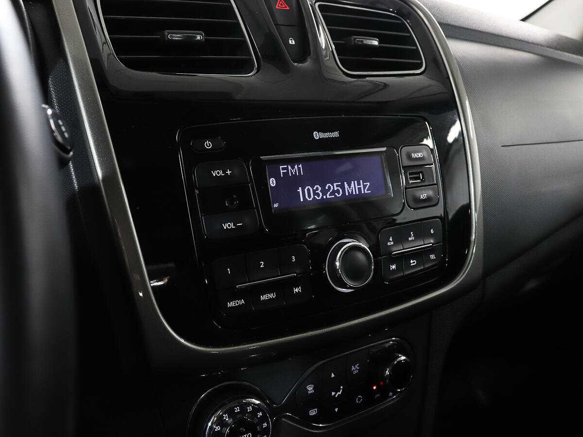 Купить Renault Sandero с пробегом. Фото: #15