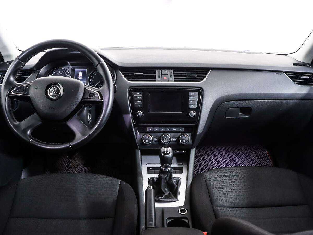 Купить Skoda Octavia с пробегом. Фото: #7