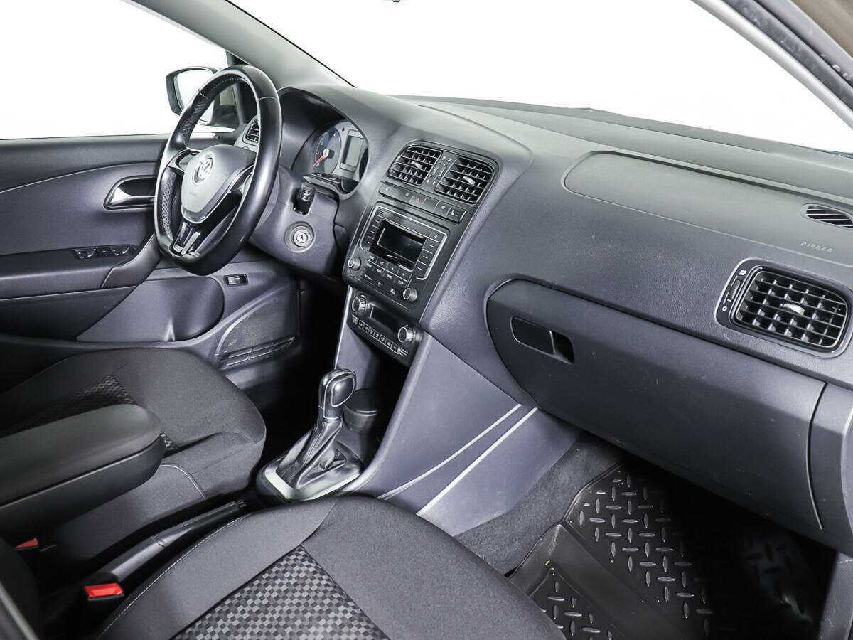 Купить Volkswagen Polo с пробегом. Фото: #7