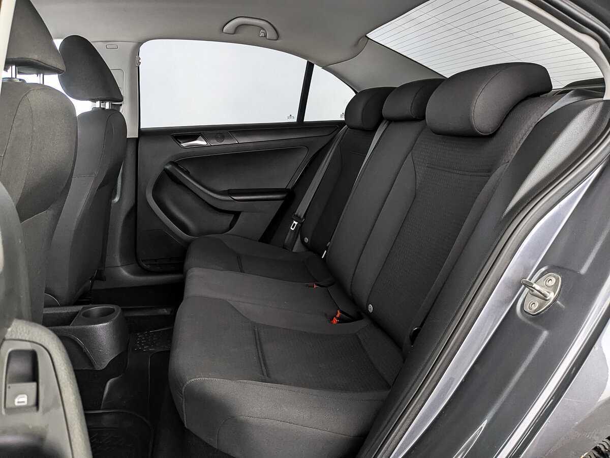 Купить Volkswagen Jetta с пробегом. Фото: #17