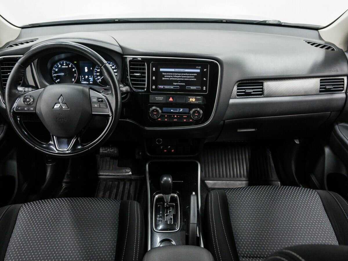 Купить Mitsubishi Outlander с пробегом. Фото: #10