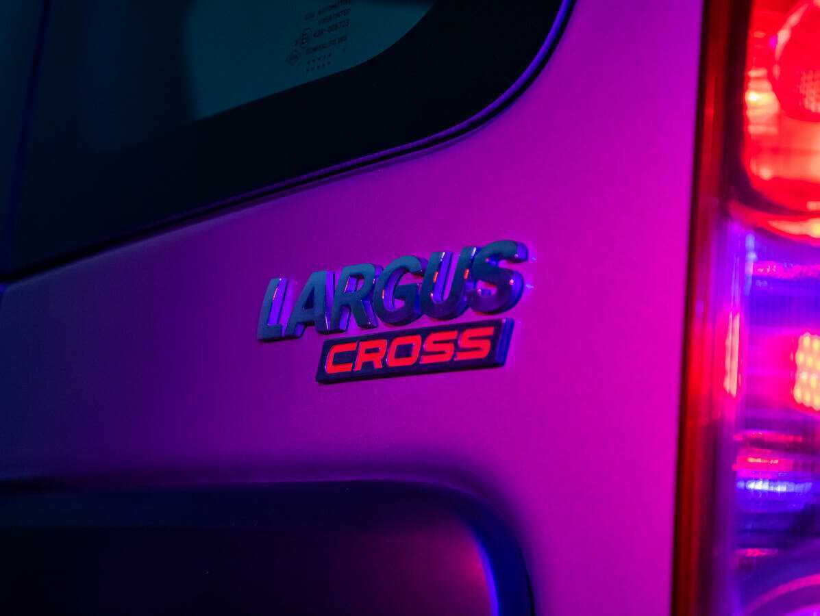 Купить Lada (ВАЗ) Largus с пробегом. Фото: #20