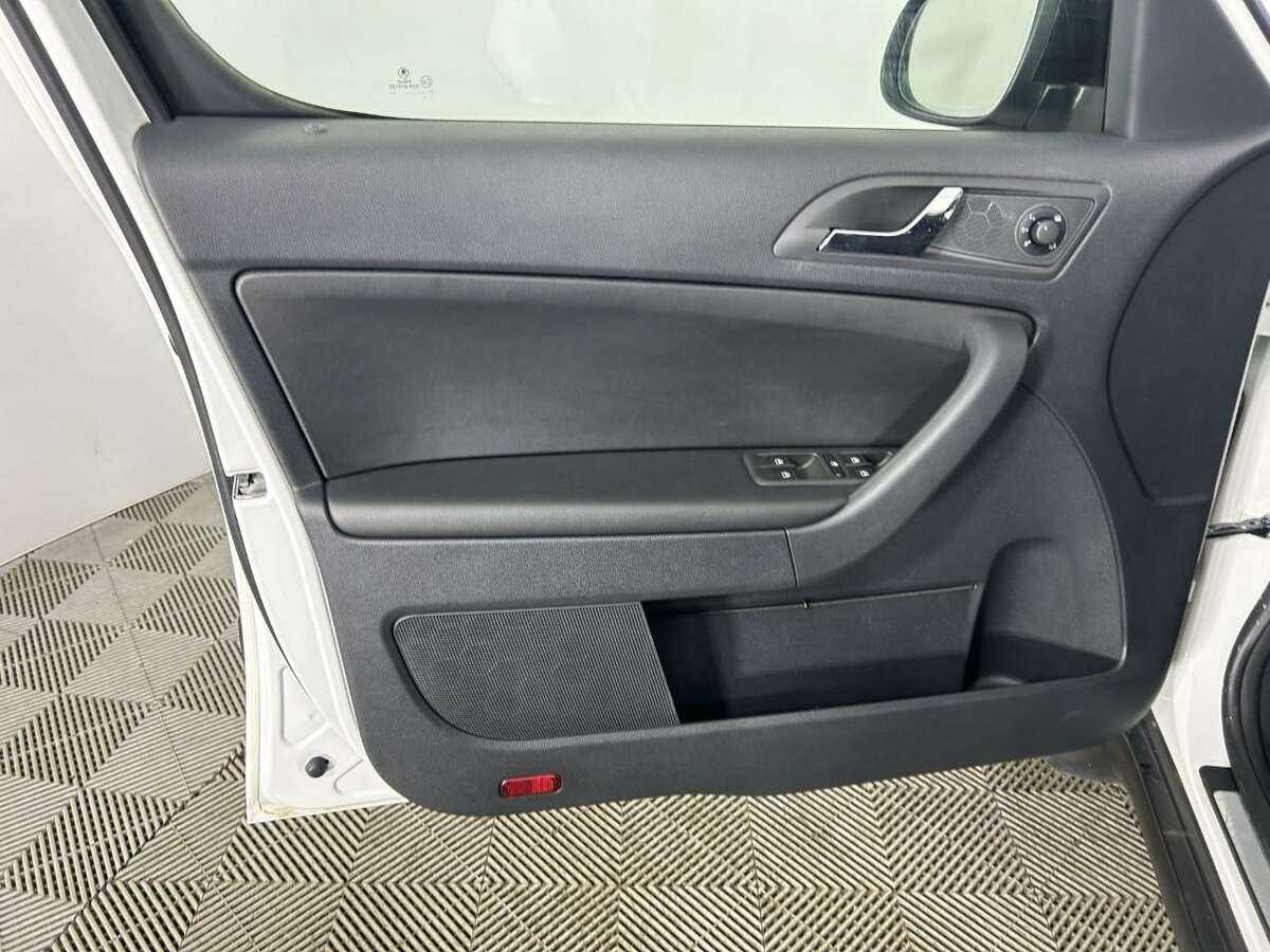 Купить Skoda Yeti с пробегом. Фото: #7