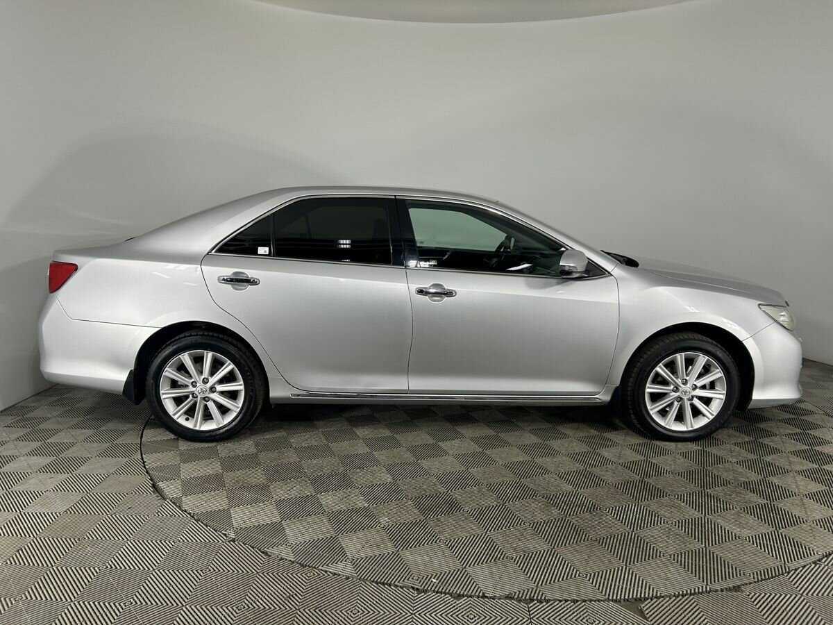 Купить Toyota Camry с пробегом. Фото: #3