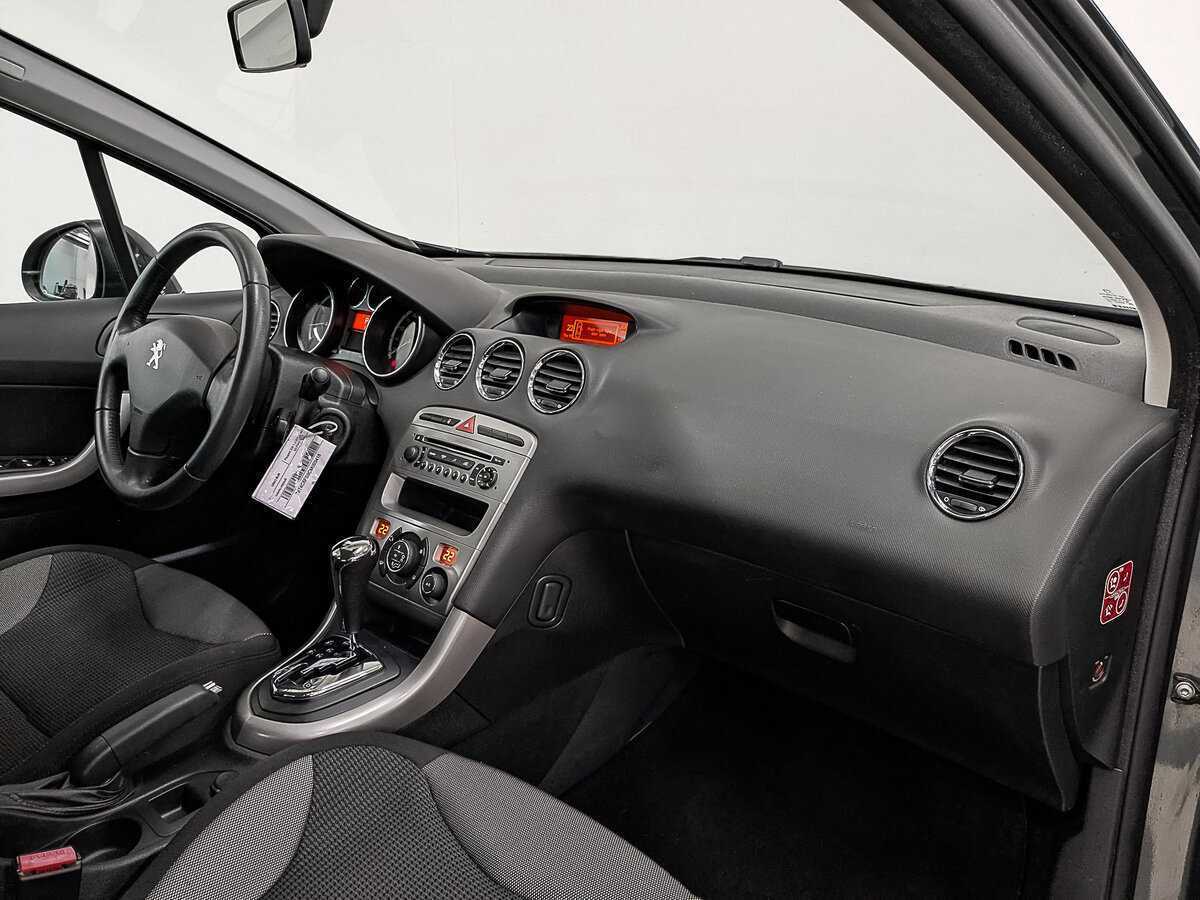 Купить Peugeot 308 с пробегом. Фото: #10