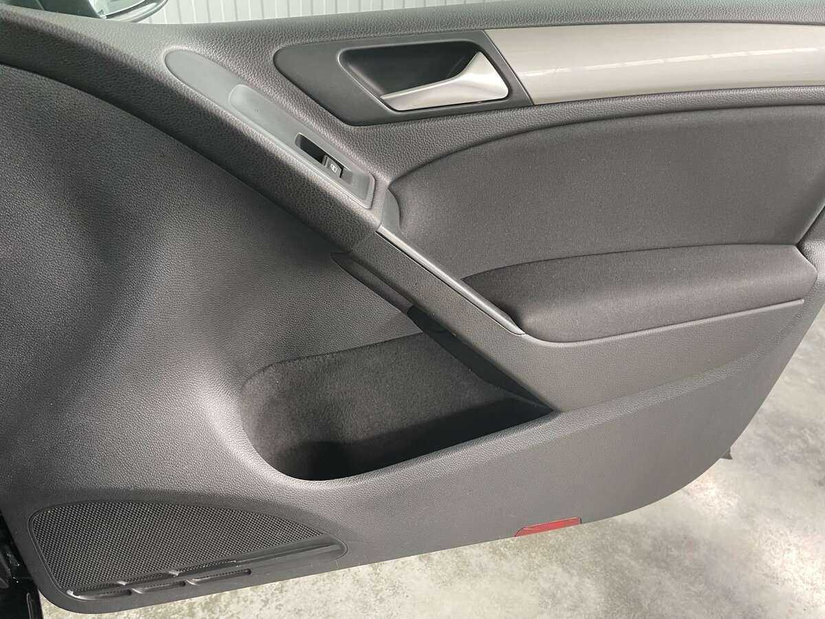 Купить Volkswagen Golf с пробегом. Фото: #21