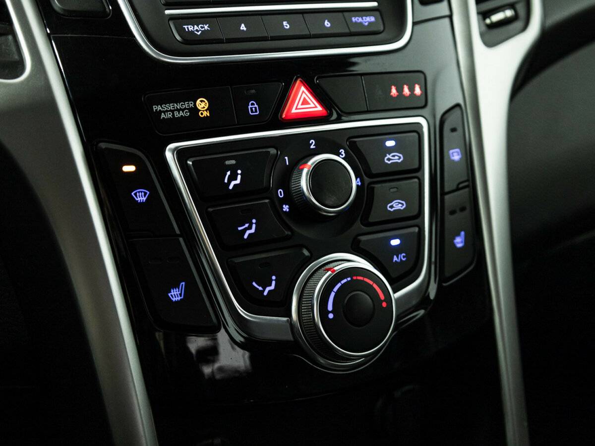 Купить Hyundai i30 с пробегом. Фото: #14