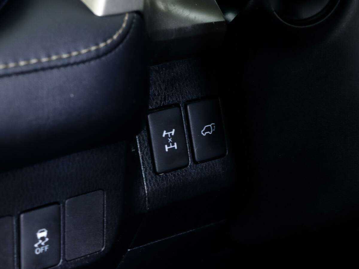 Купить Toyota RAV4 с пробегом. Фото: #14