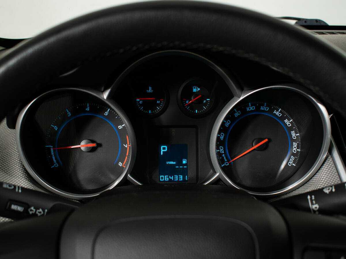 Купить Chevrolet Cruze с пробегом. Фото: #11