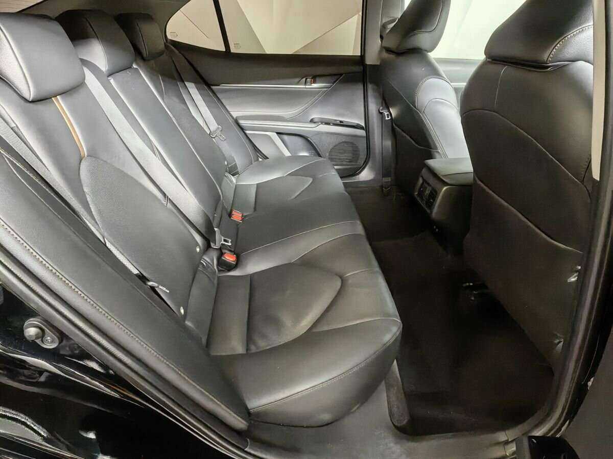 Купить Toyota Camry с пробегом. Фото: #11