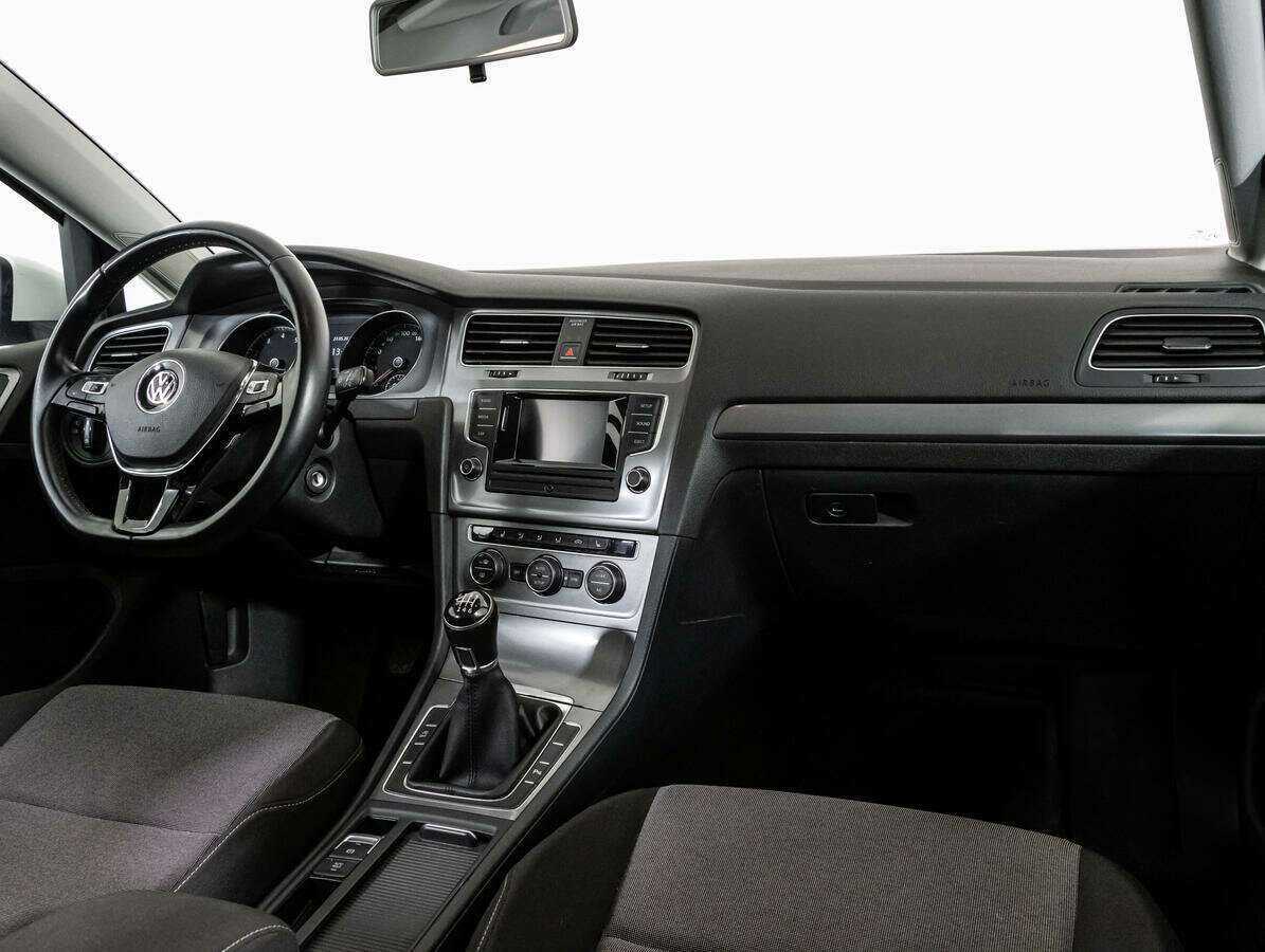 Купить Volkswagen Golf с пробегом. Фото: #6