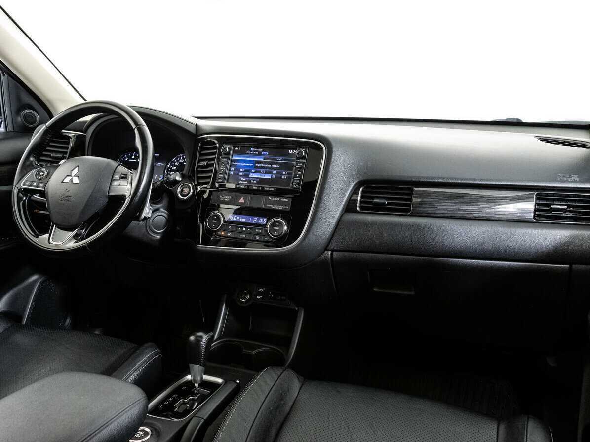 Купить Mitsubishi Outlander с пробегом. Фото: #8