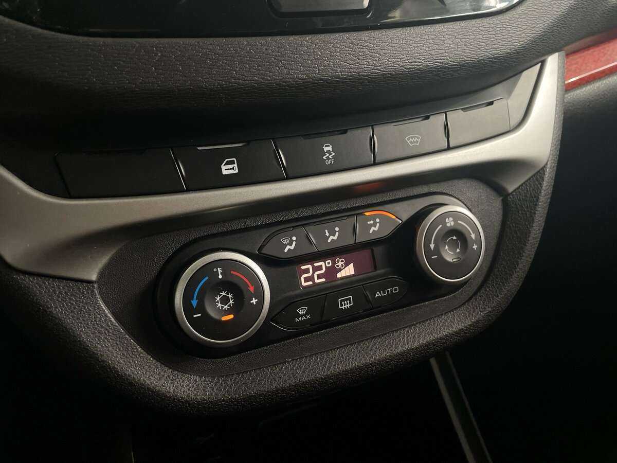 Купить Lada (ВАЗ) Vesta с пробегом. Фото: #14