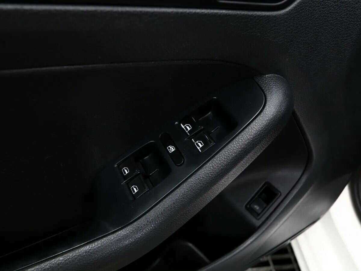 Купить Volkswagen Jetta с пробегом. Фото: #15
