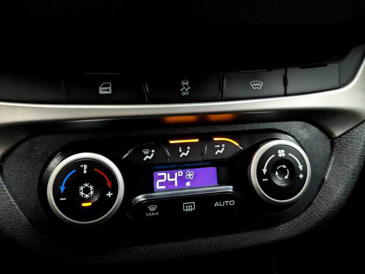 Купить Lada (ВАЗ) Vesta с пробегом. Фото: #25