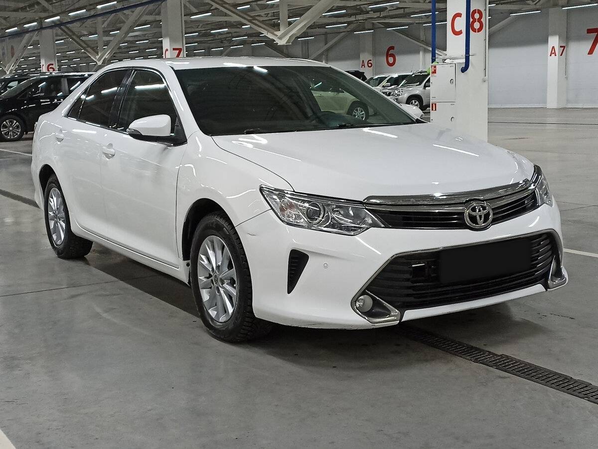 Купить Toyota Camry с пробегом. Фото: #2