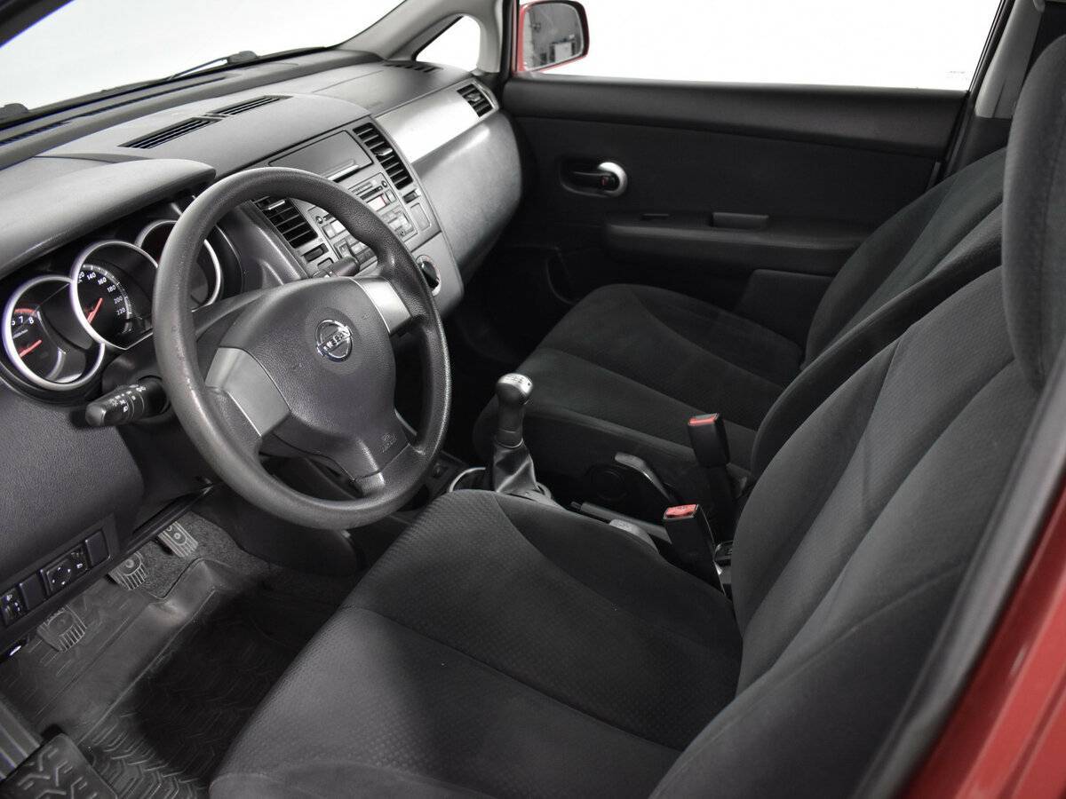 Купить Nissan Tiida с пробегом. Фото: #8