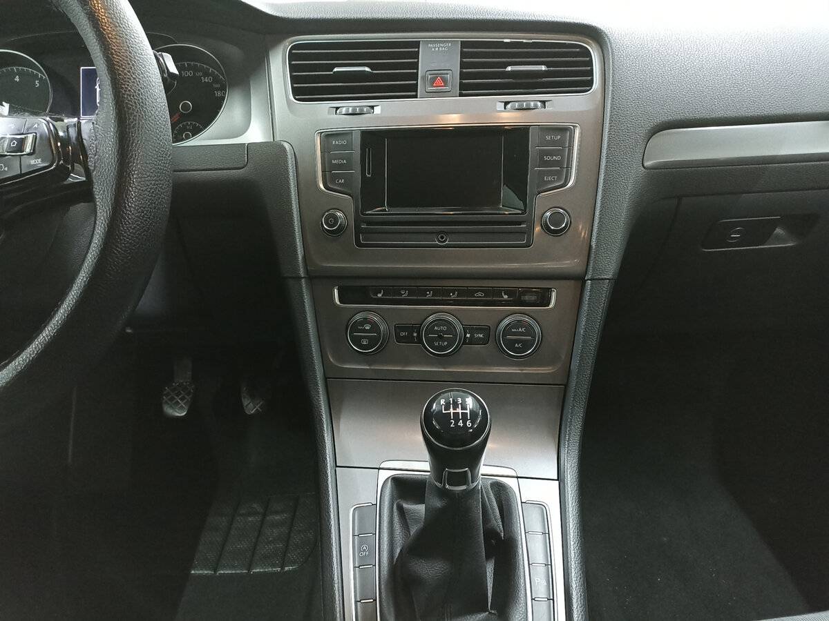 Купить Volkswagen Golf с пробегом. Фото: #14