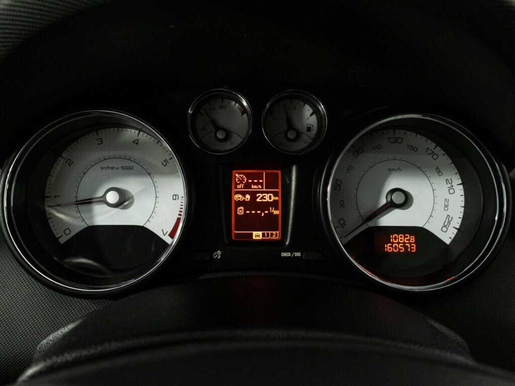 Купить Peugeot 308 с пробегом. Фото: #11