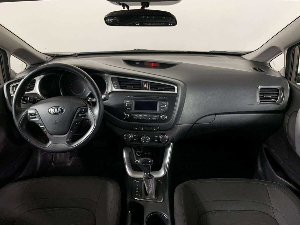 Купить Kia Ceed с пробегом. Фото: #9
