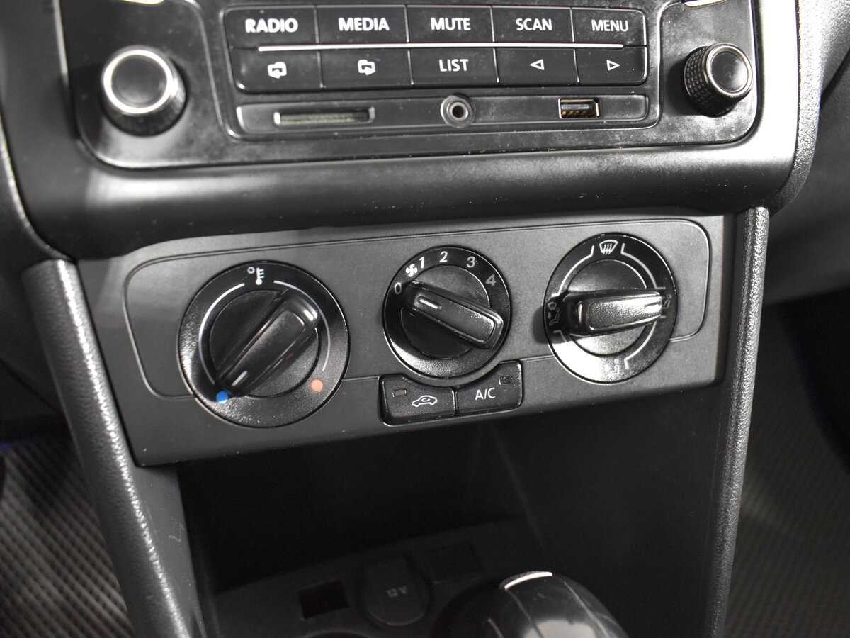 Купить Volkswagen Polo с пробегом. Фото: #10